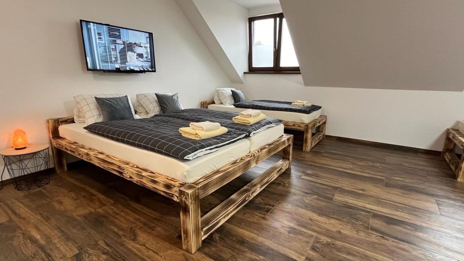 Apartman Kuga Mikulov Exterior foto